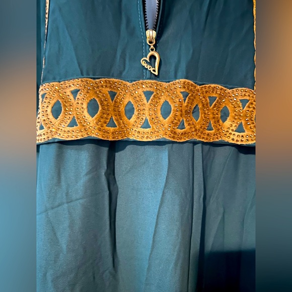 Elegant Green Maxi Dress - Picture 5 of 7